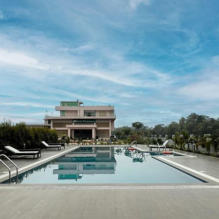 Finn'S Weaver Resort, Kaziranga Kāziranga Exterior foto