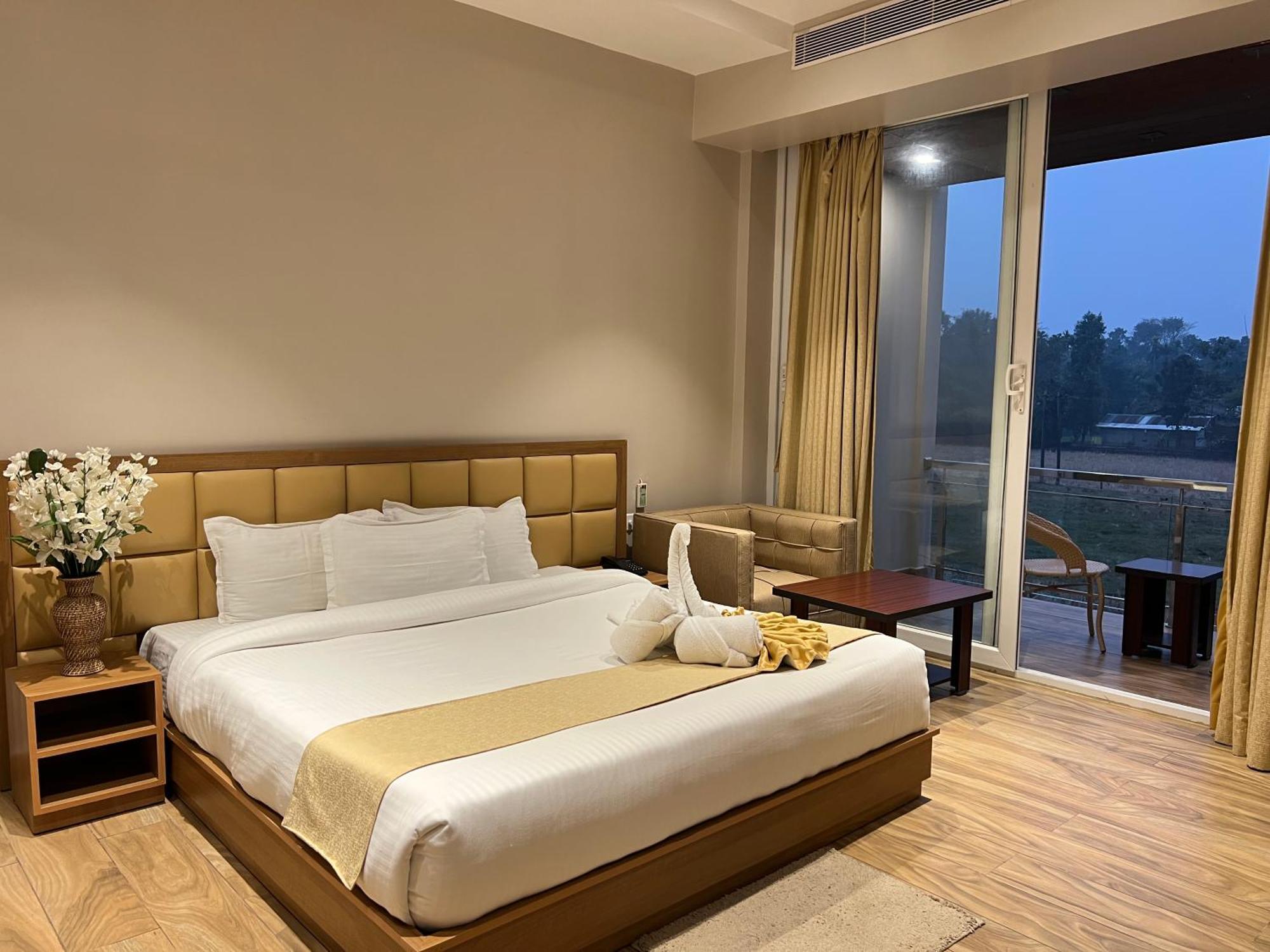 Finn'S Weaver Resort, Kaziranga Kāziranga Exterior foto