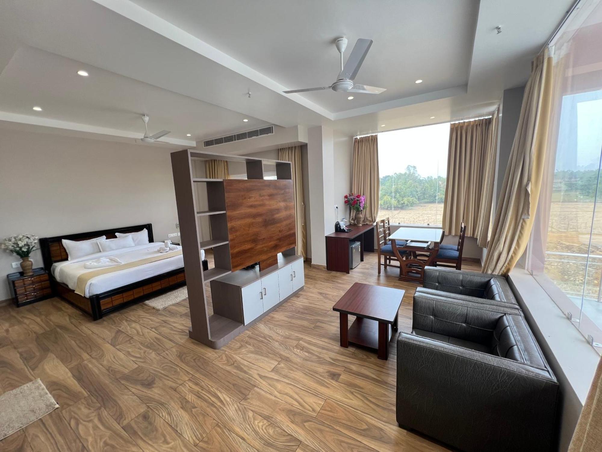 Finn'S Weaver Resort, Kaziranga Kāziranga Exterior foto
